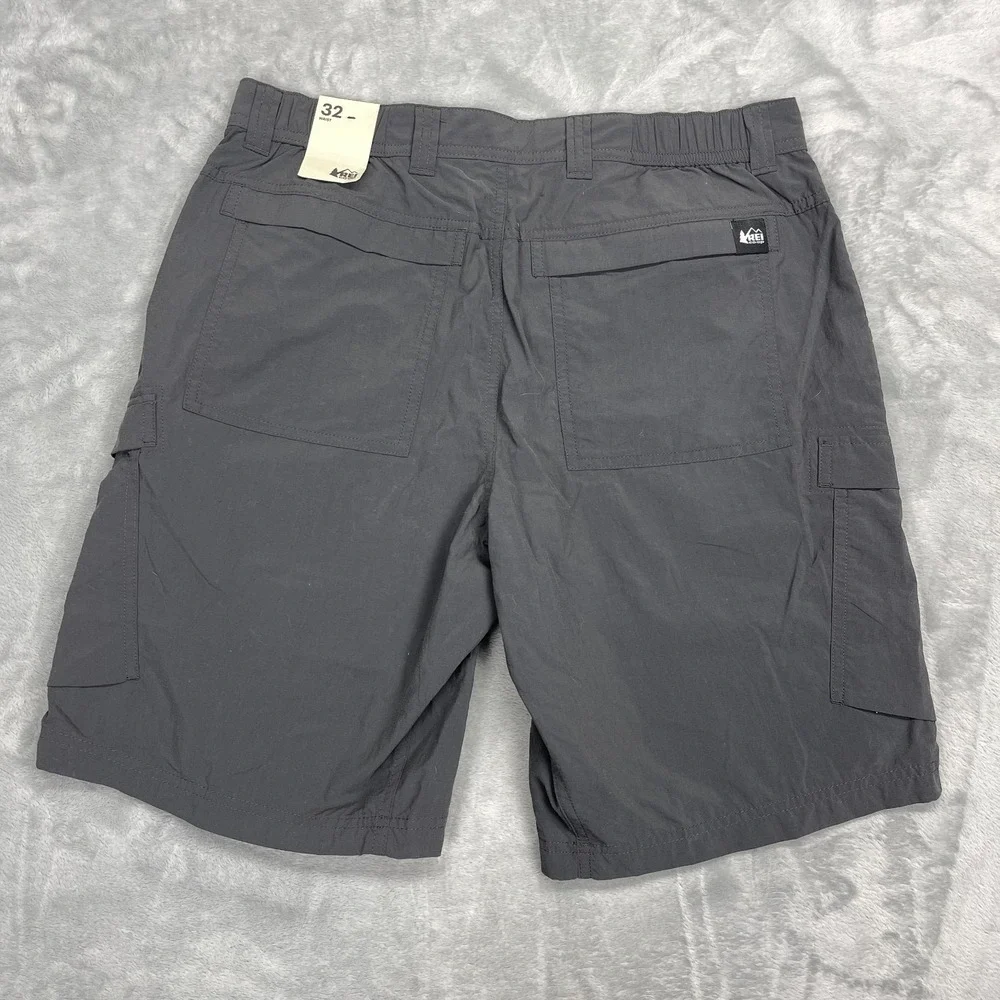 REI Co-op Shorts Mens 32 Asphalt Gray Sahara Cargo Pockets Relaxed Fit UPF 50